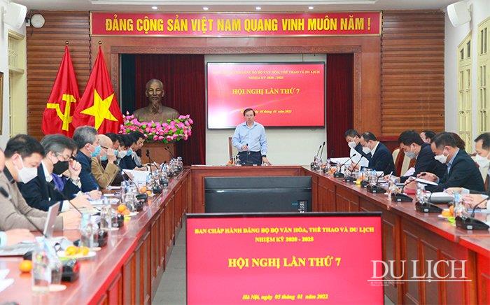 Ủy viên Ban Cán sự, Bí thư Đảng ủy, Thứ trưởng Bộ VHTTDL Tạ Quang Đông chủ trì Hội nghị.