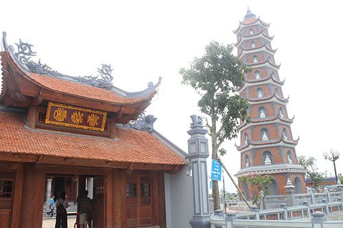 Thăm ngôi chùa trên 700 năm tuổi ở Quảng Bình