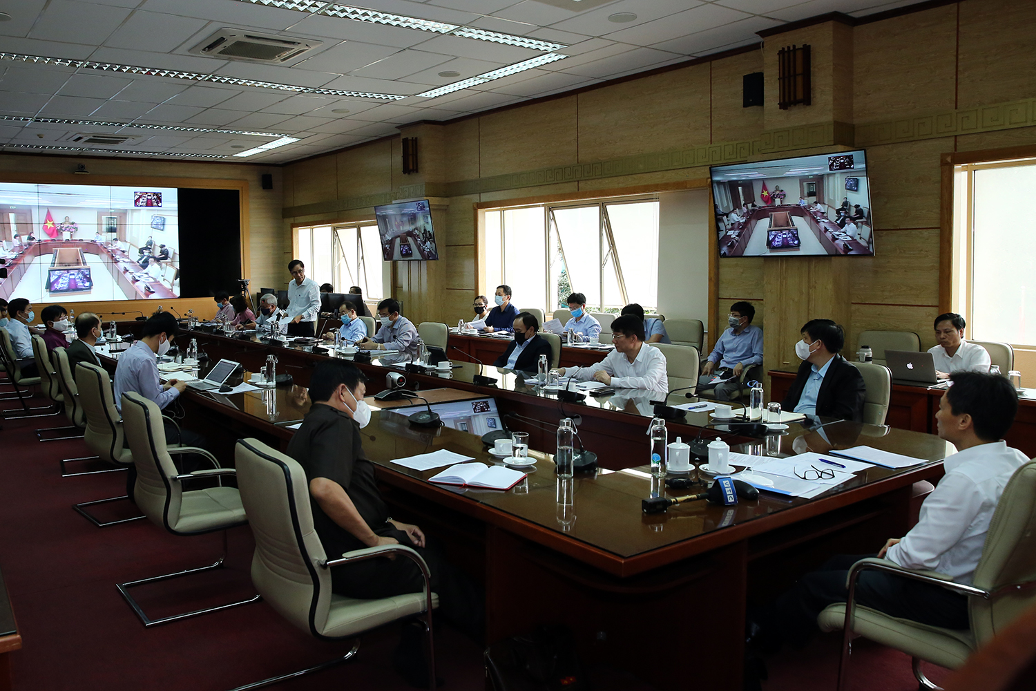 Quang cảnh buổi họp trực tuyến của Ban Chỉ đạo Quốc gia phòng chống dịch COVID-19