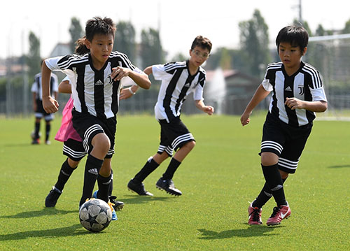 Việt Nam có thêm một “lò” đào tạo bóng đá chất lượng