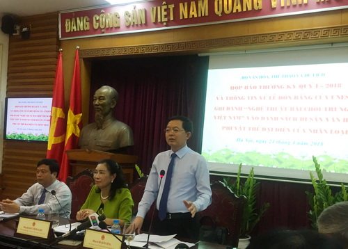 Chủ tịch UBND tỉnh Bình Định Hồ Quốc Dũng phát biểu tại họp báo