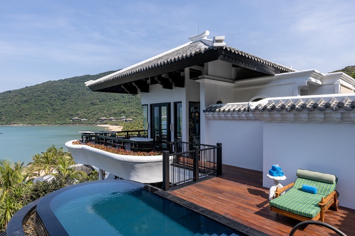 Hạng villa mới ra mắt của InterContinental Danang Sun Peninsula Resort với tầm nhìn ra bao la biển trời Sơn Trà.