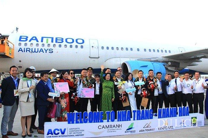 Lễ đón đoàn khách du lịch Macao (Trung Quốc) đến Nha Trang (Khánh Hòa) ngày 02/4/2023 tại Nhà ga Quốc tế Cam Ranh. Ảnh: MH