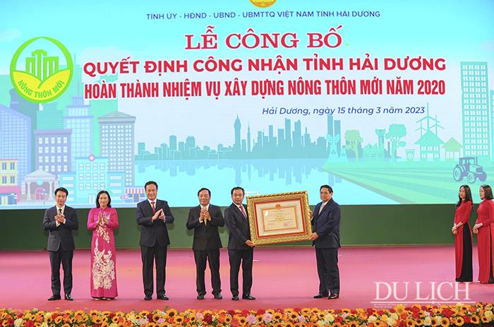 Thủ tướng Phạm Minh Chính trao quyết định cho tỉnh Hải Dương